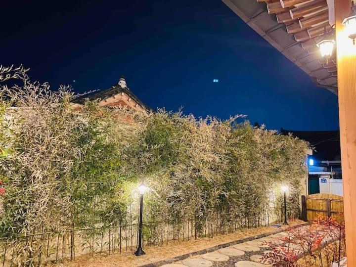 Adam Guesthouse Kjongdžu Exteriér fotografie