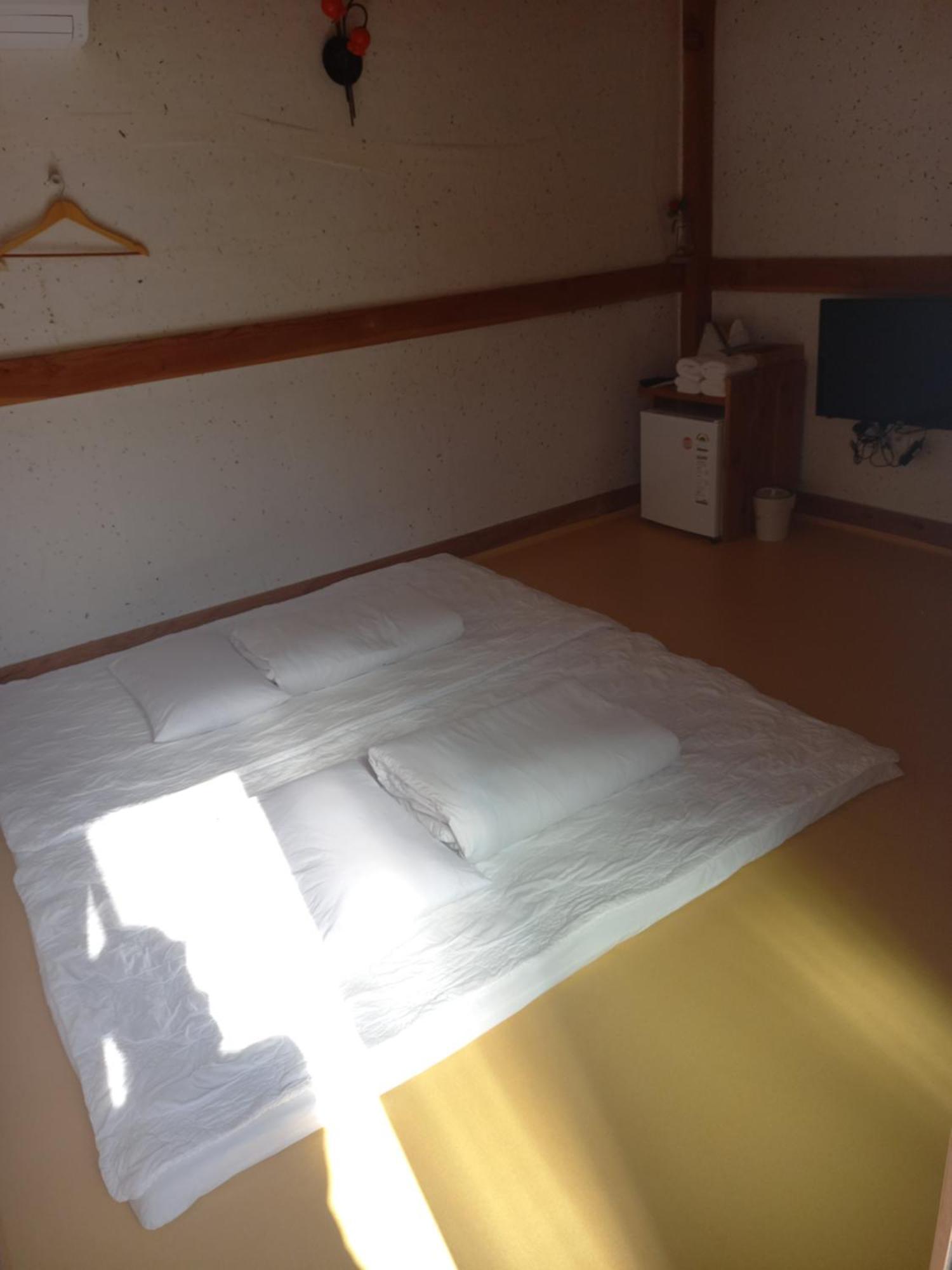 Adam Guesthouse Kjongdžu Exteriér fotografie