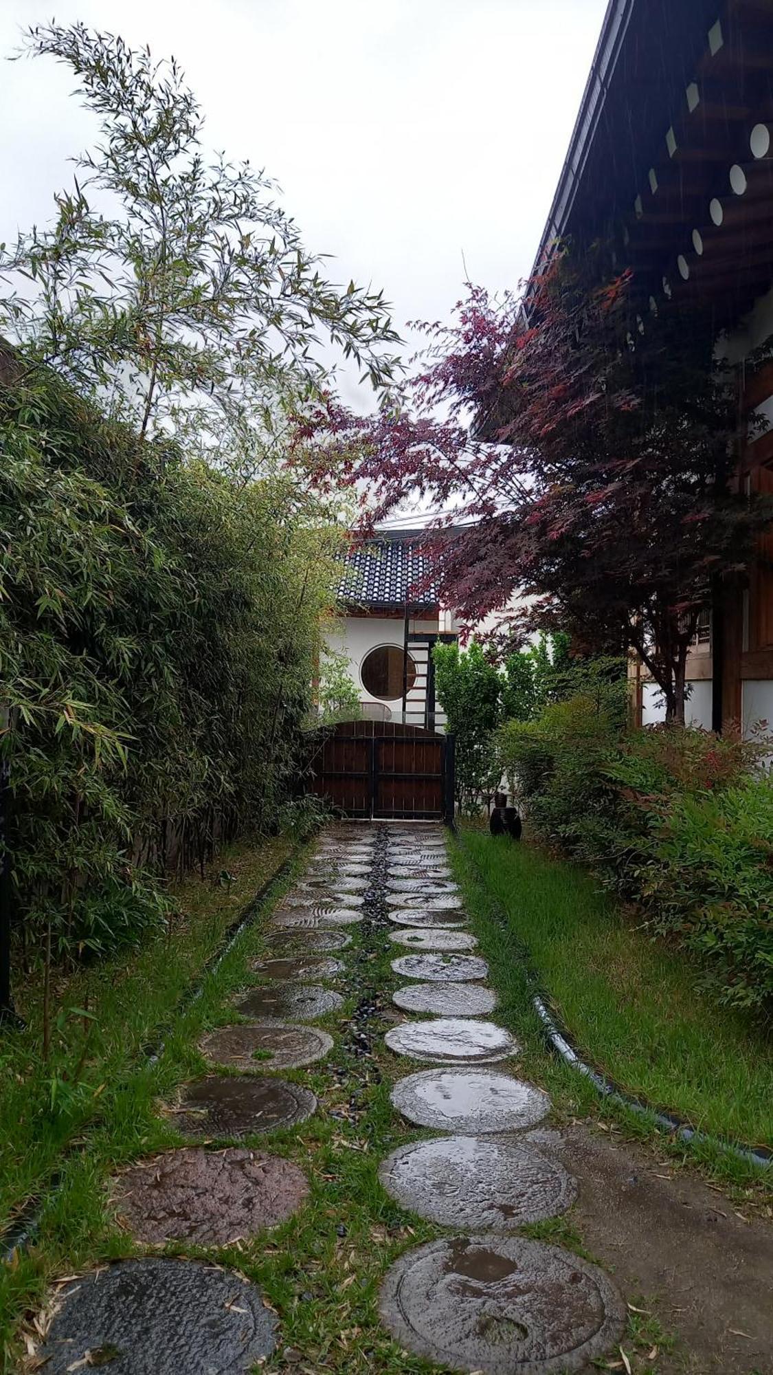 Adam Guesthouse Kjongdžu Exteriér fotografie